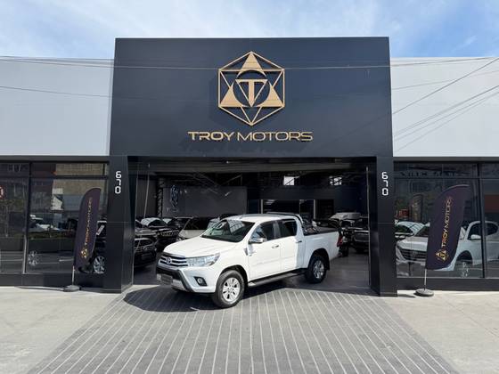 TOYOTA HILUX 2.8 D-4D TURBO DIESEL CD SRV 4X4 AUTOMÁTICO TOYOTA HILUX 2.8 D-4D TURBO DIESEL CD SRV 4X4 AUTOMÁTICO